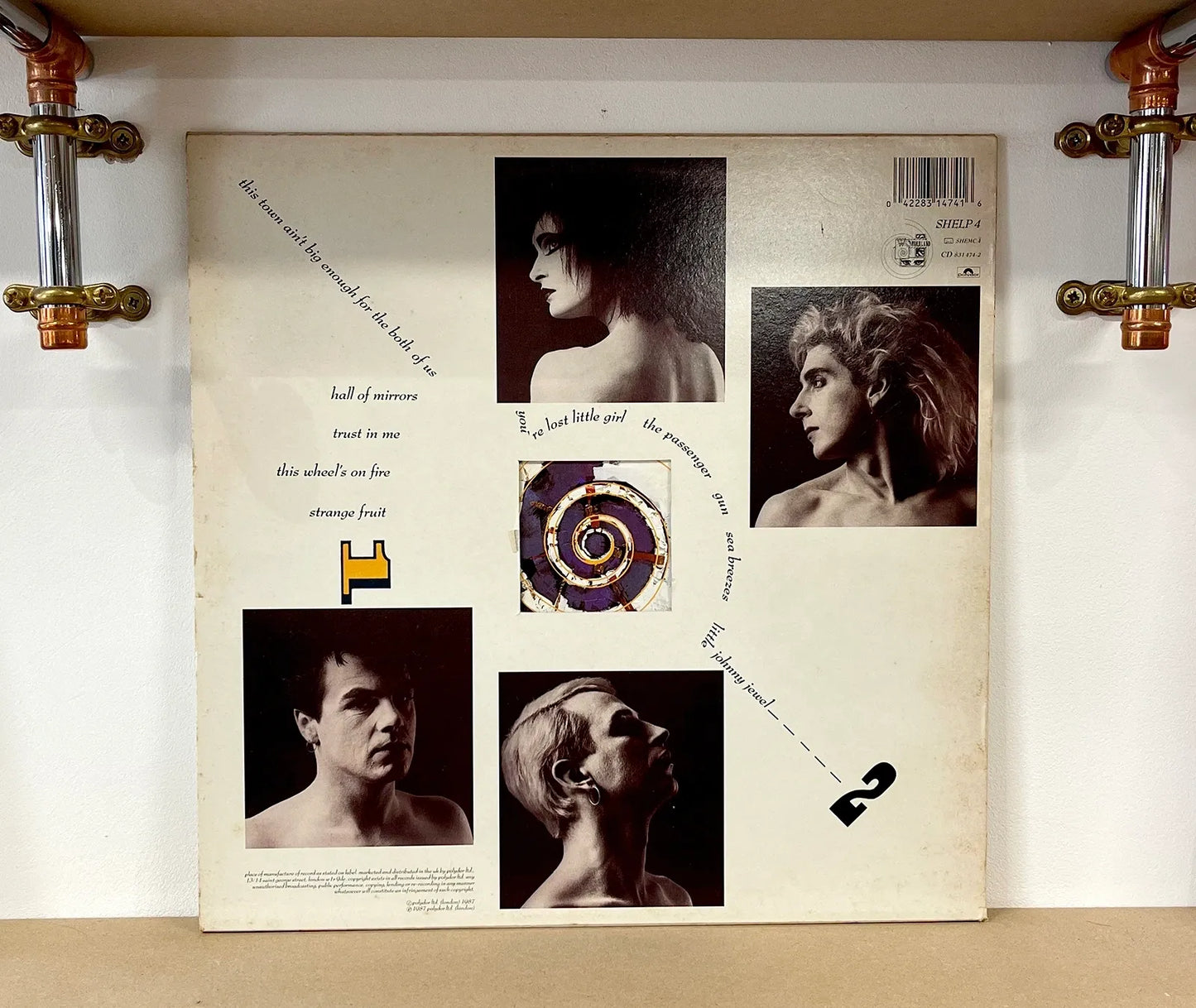 Siouxsie & The Banshees – Through The Looking Glass