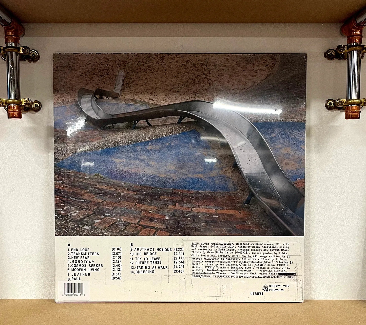 Sauna Youth – Distractions