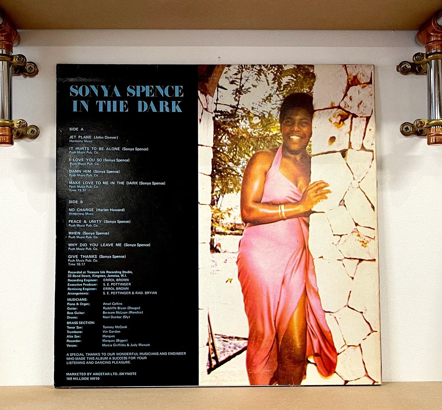 Sonya Spence – In The Dark