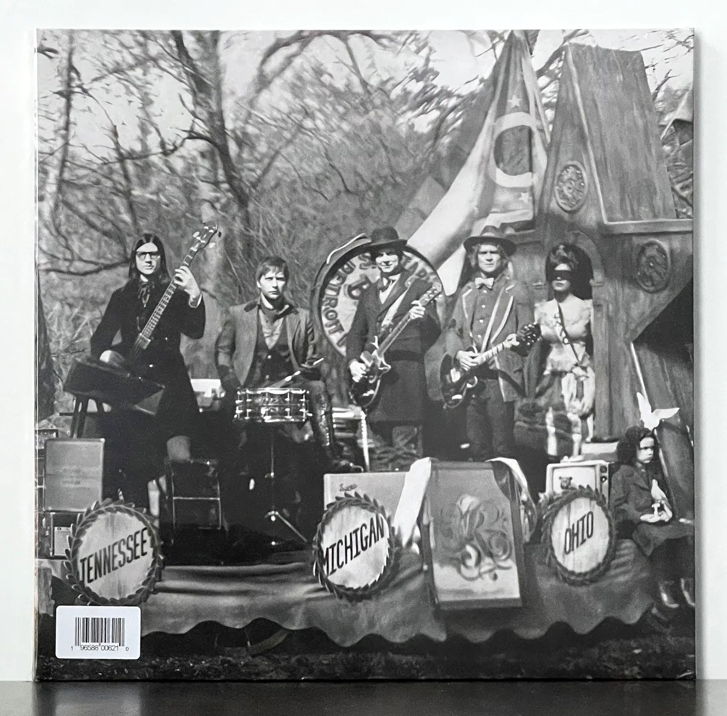 The Raconteurs – Consolers Of The Lonely
