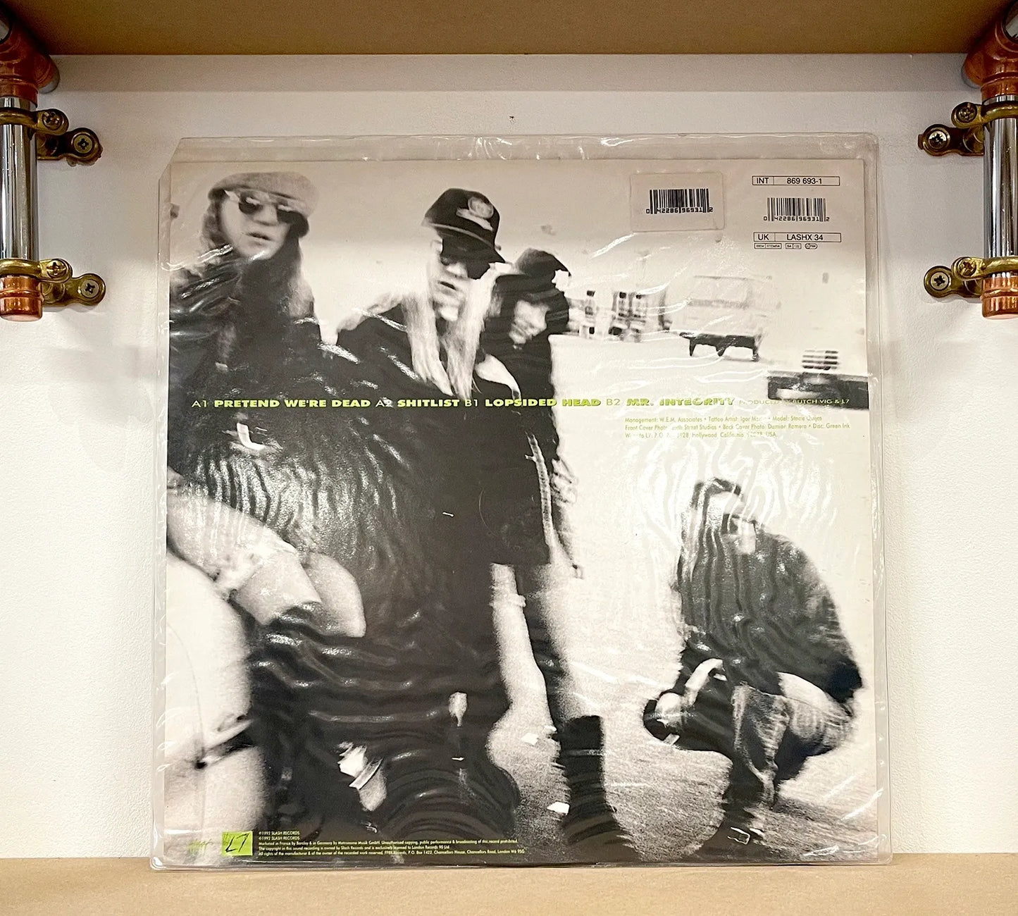 L7 – Pretend We're Dead