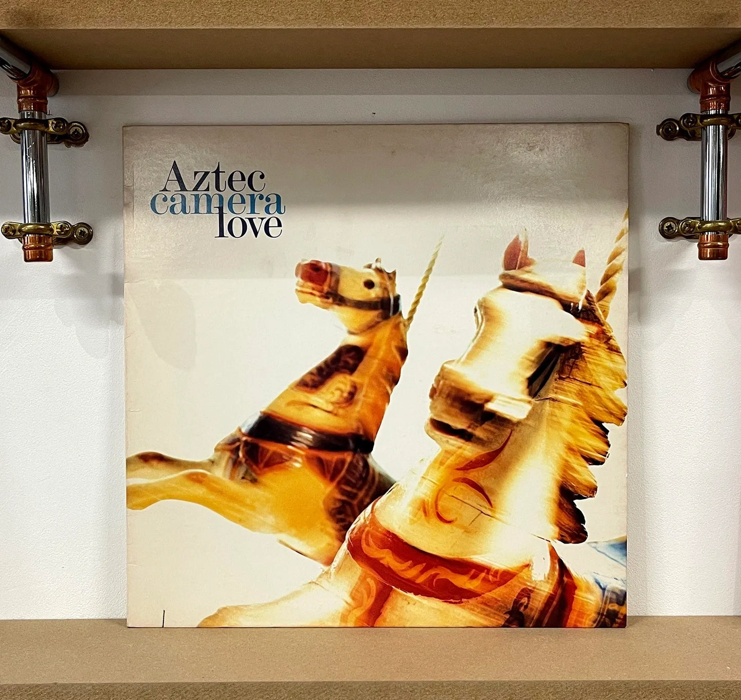 Aztec Camera – Love