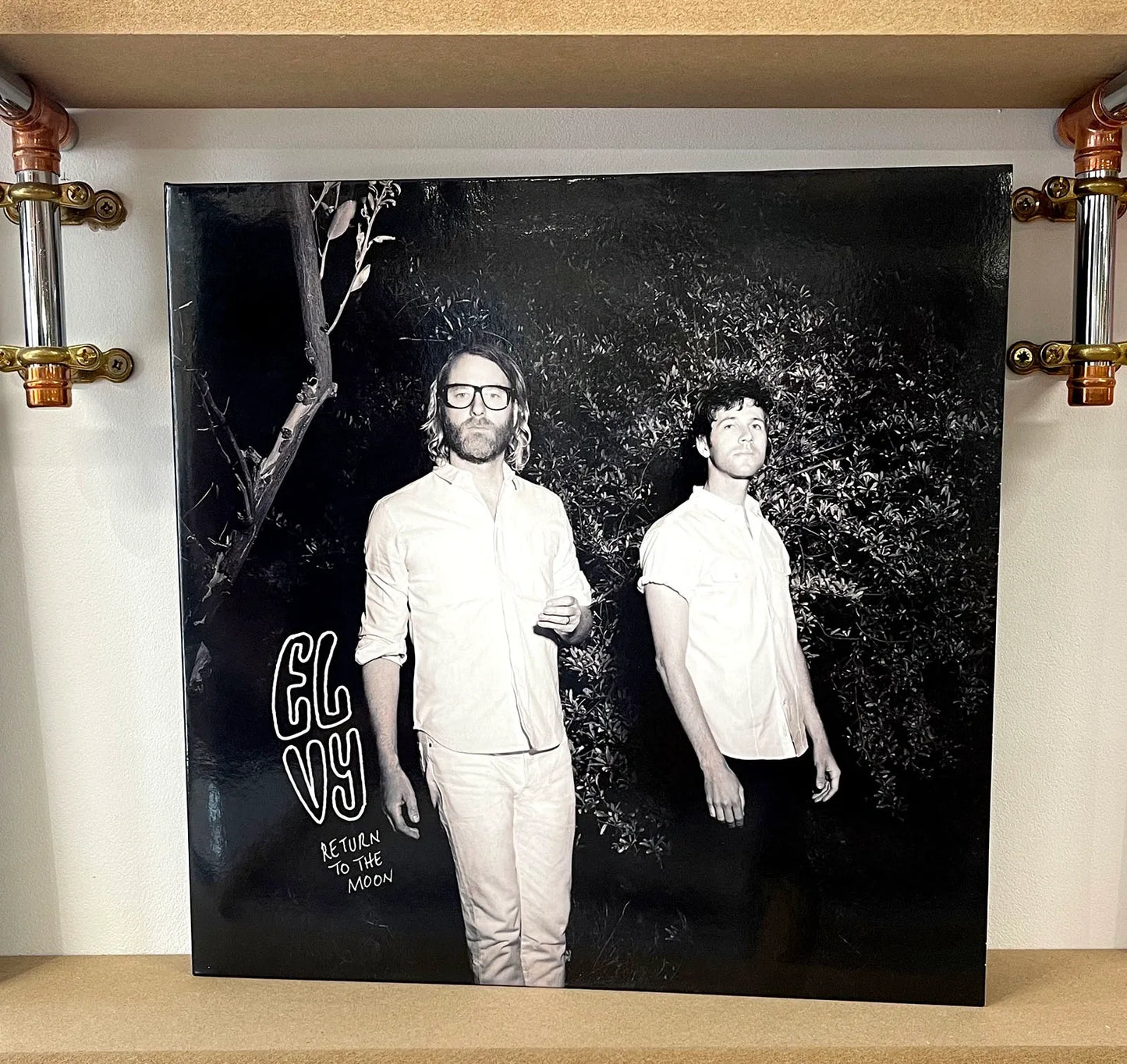 EL VY – Return To The Moon