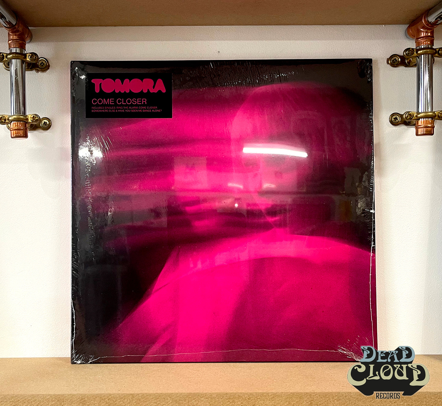 Tomora – Come Closer