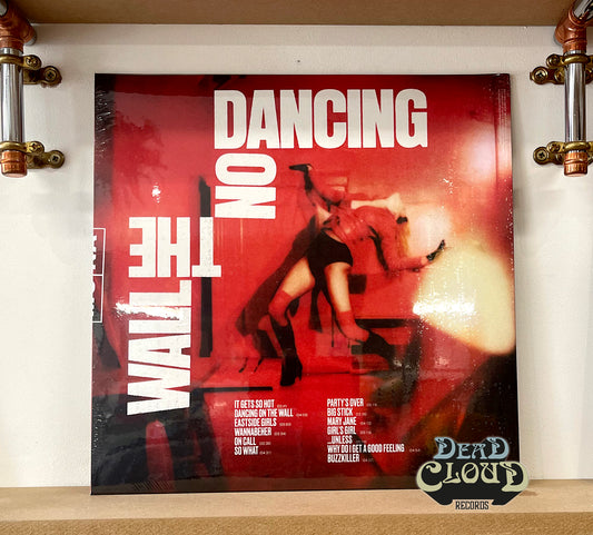 Muna – Dancing On The Wall