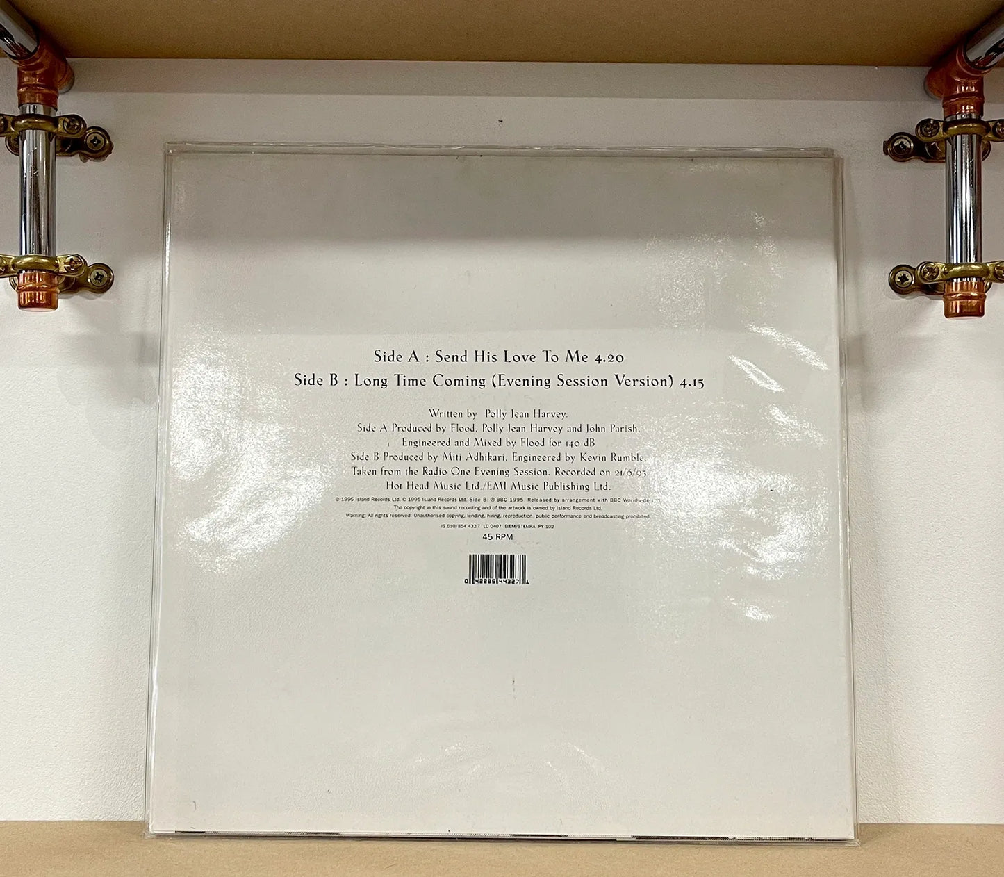 PJ Harvey – Send His Love To Me