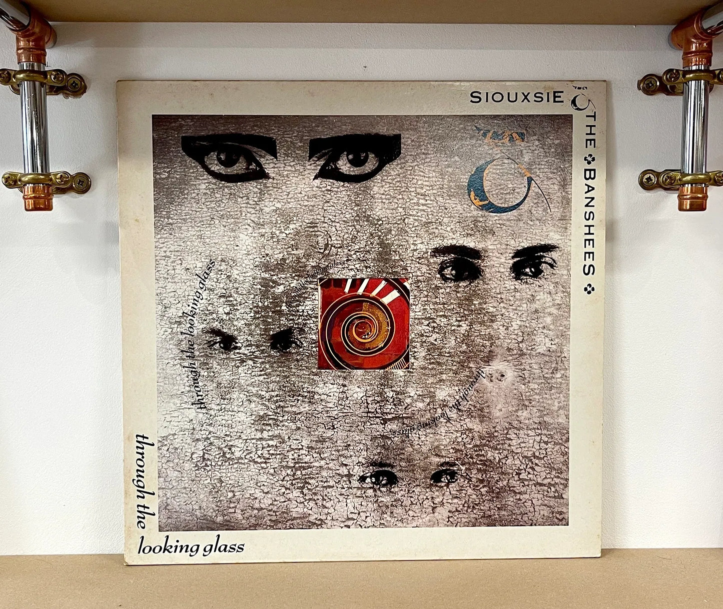 Siouxsie & The Banshees – Through The Looking Glass