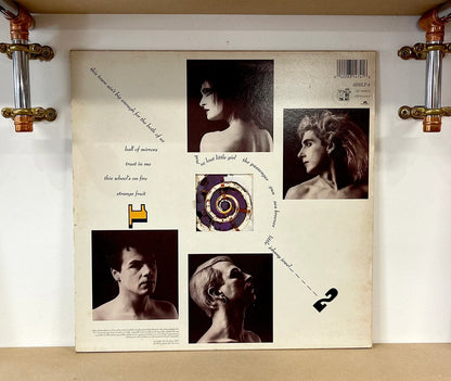 Siouxsie & The Banshees – Through The Looking Glass