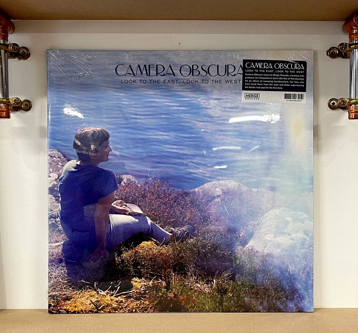 Camera Obscura – Look To The East, Look To The West