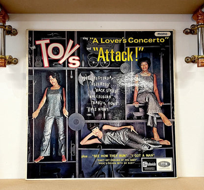 The Toys – The Toys Sing "A Lover's Concerto" And "Attack"