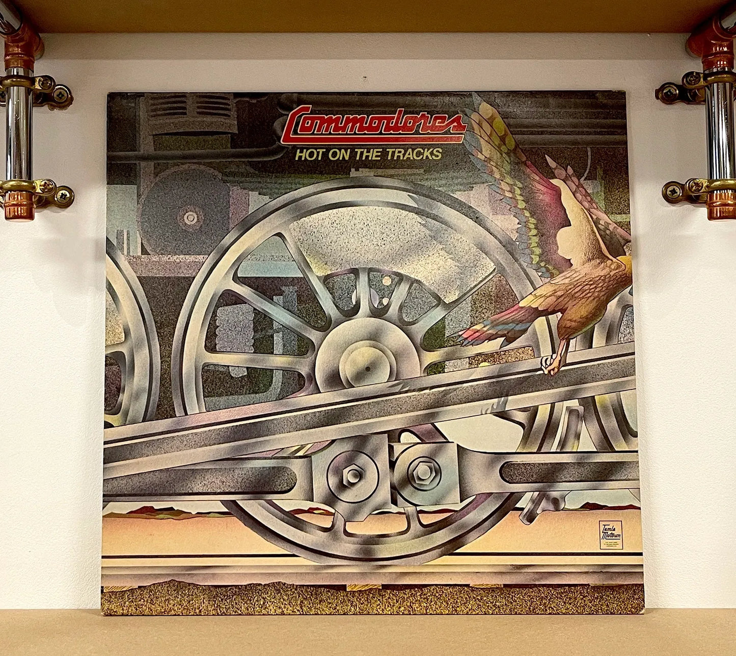 Commodores – Hot On The Tracks