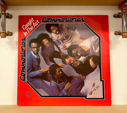 Commodores – Caught In The Act