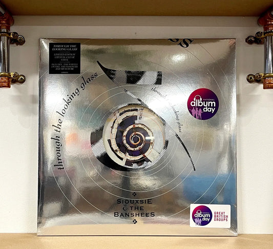 Siouxsie & The Banshees – Through The Looking Glass