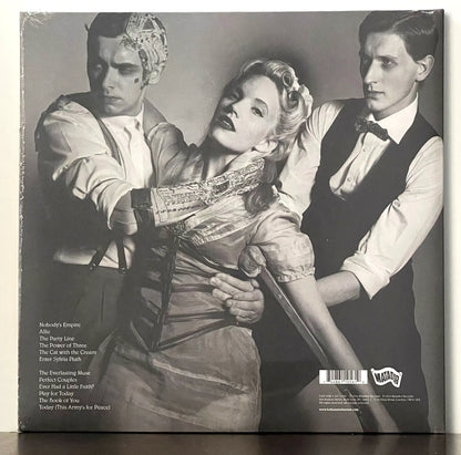 Belle And Sebastian – Girls In Peacetime Want To Dance