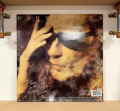 Daryl Hall – Three Hearts In The Happy Ending Machine