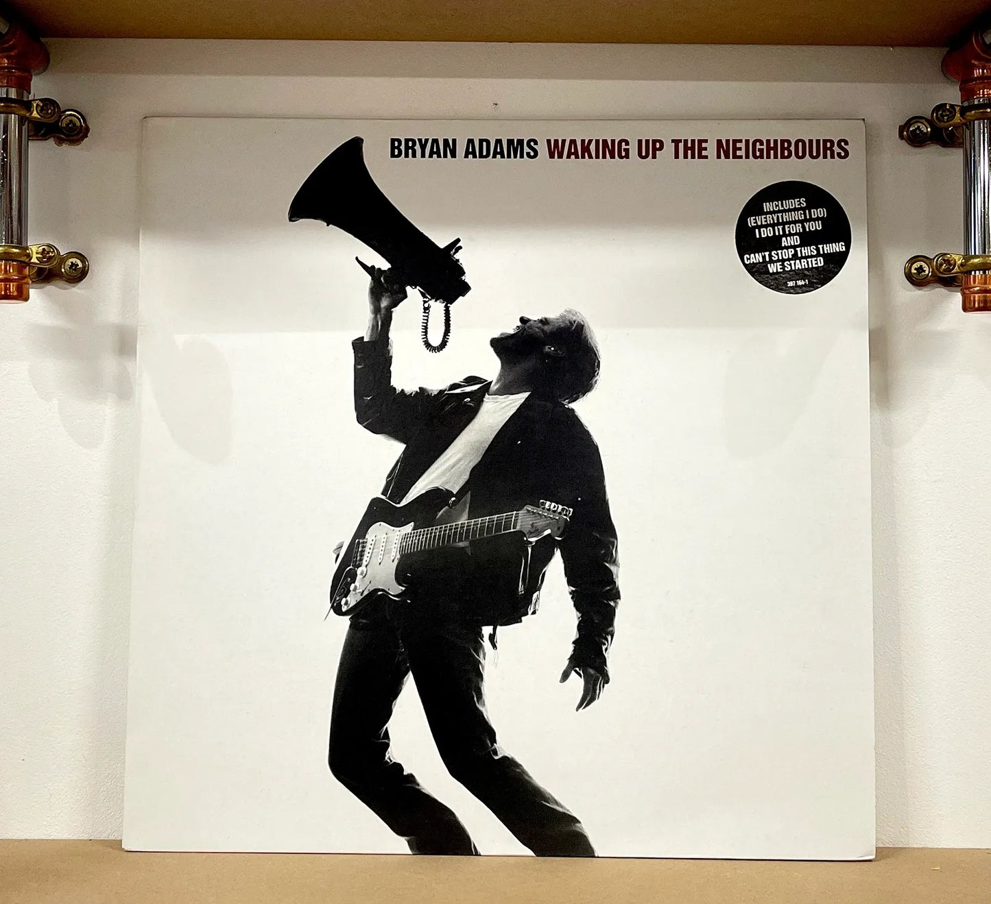 Bryan Adams – Waking Up The Neighbours