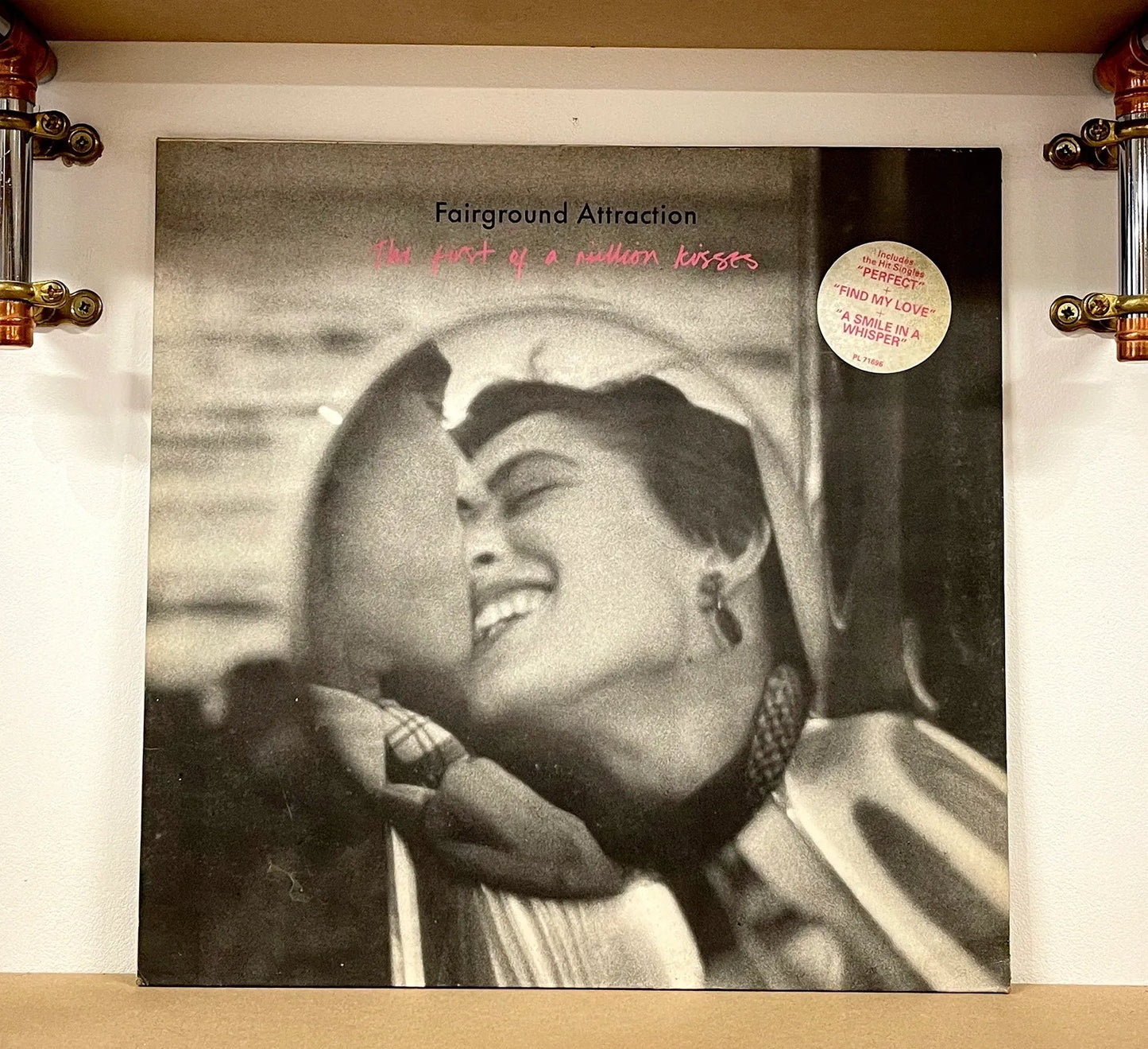 Fairground Attraction – The First Of A Million Kisses