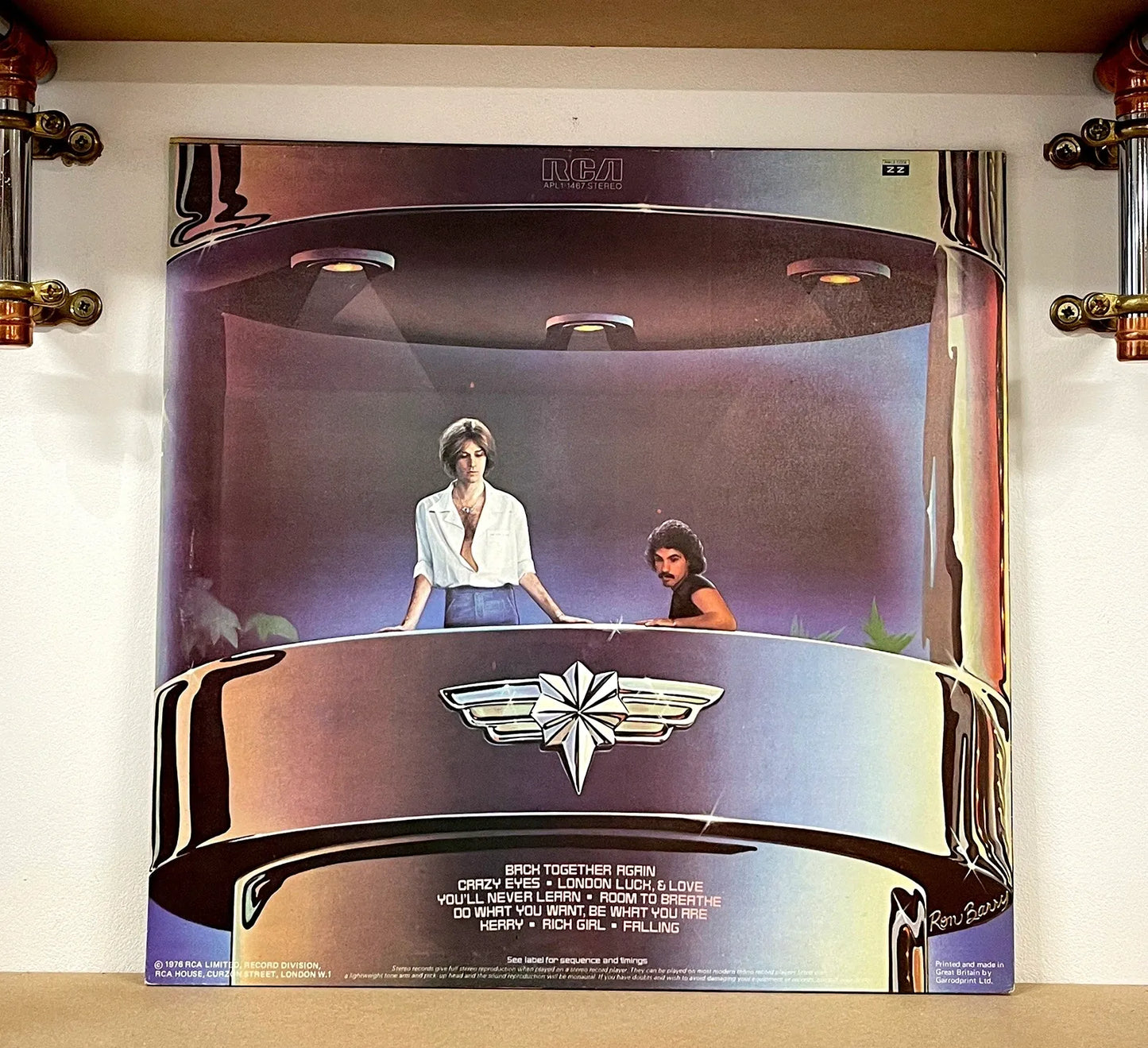 Daryl Hall & John Oates – Bigger Than Both Of Us