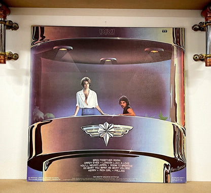 Daryl Hall & John Oates – Bigger Than Both Of Us