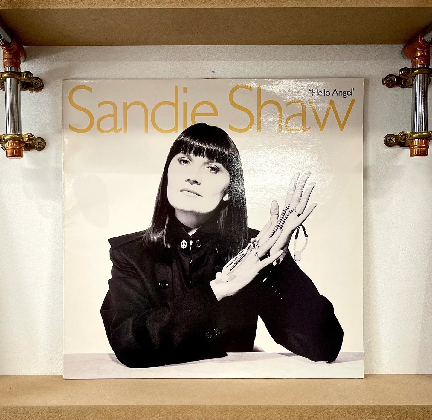 Sandie Shaw – Hello Angel