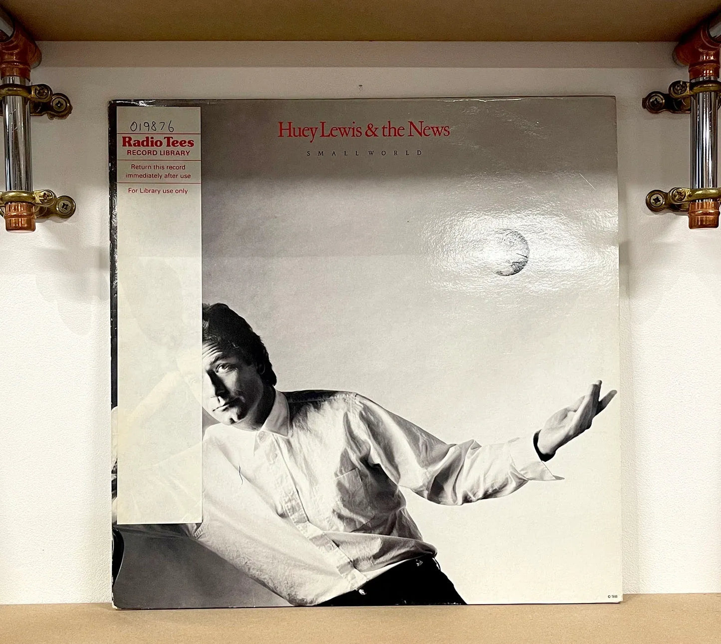 Huey Lewis & The News – Small World