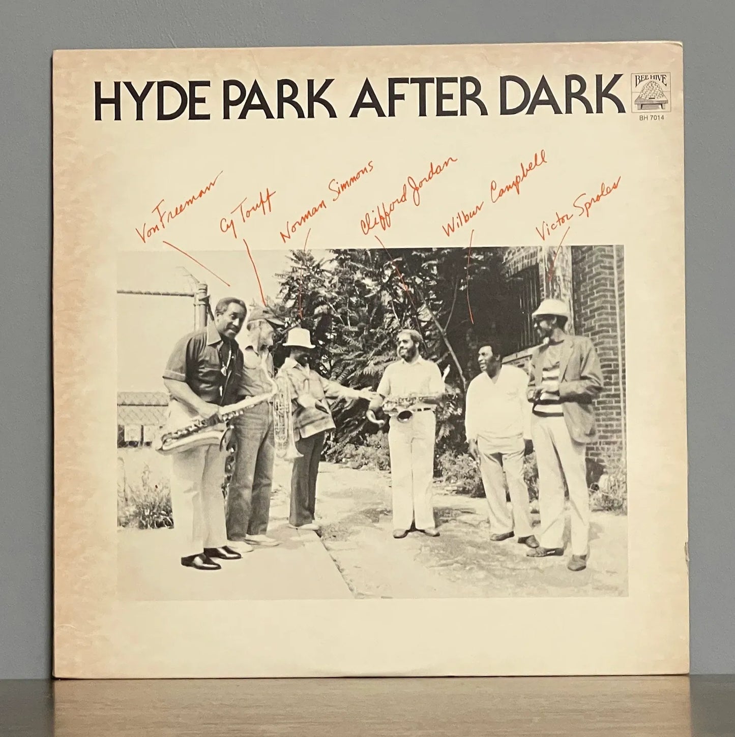 Clifford Jordan, Von Freeman, Cy Touff, Norman Simmons, Victor Sproles & Wilbur Campbell – Hyde Park After Dark