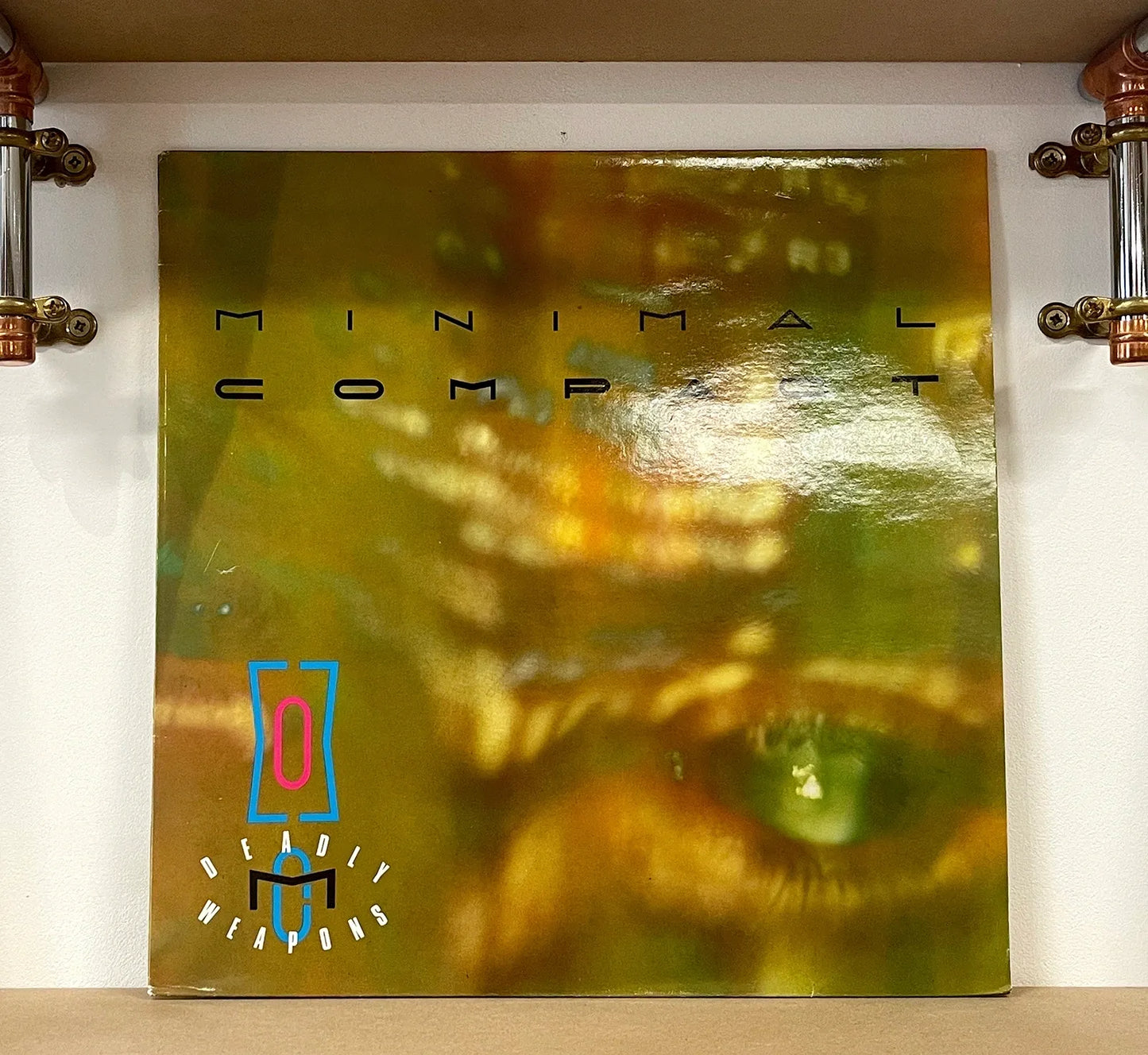 Minimal Compact – Deadly Weapons