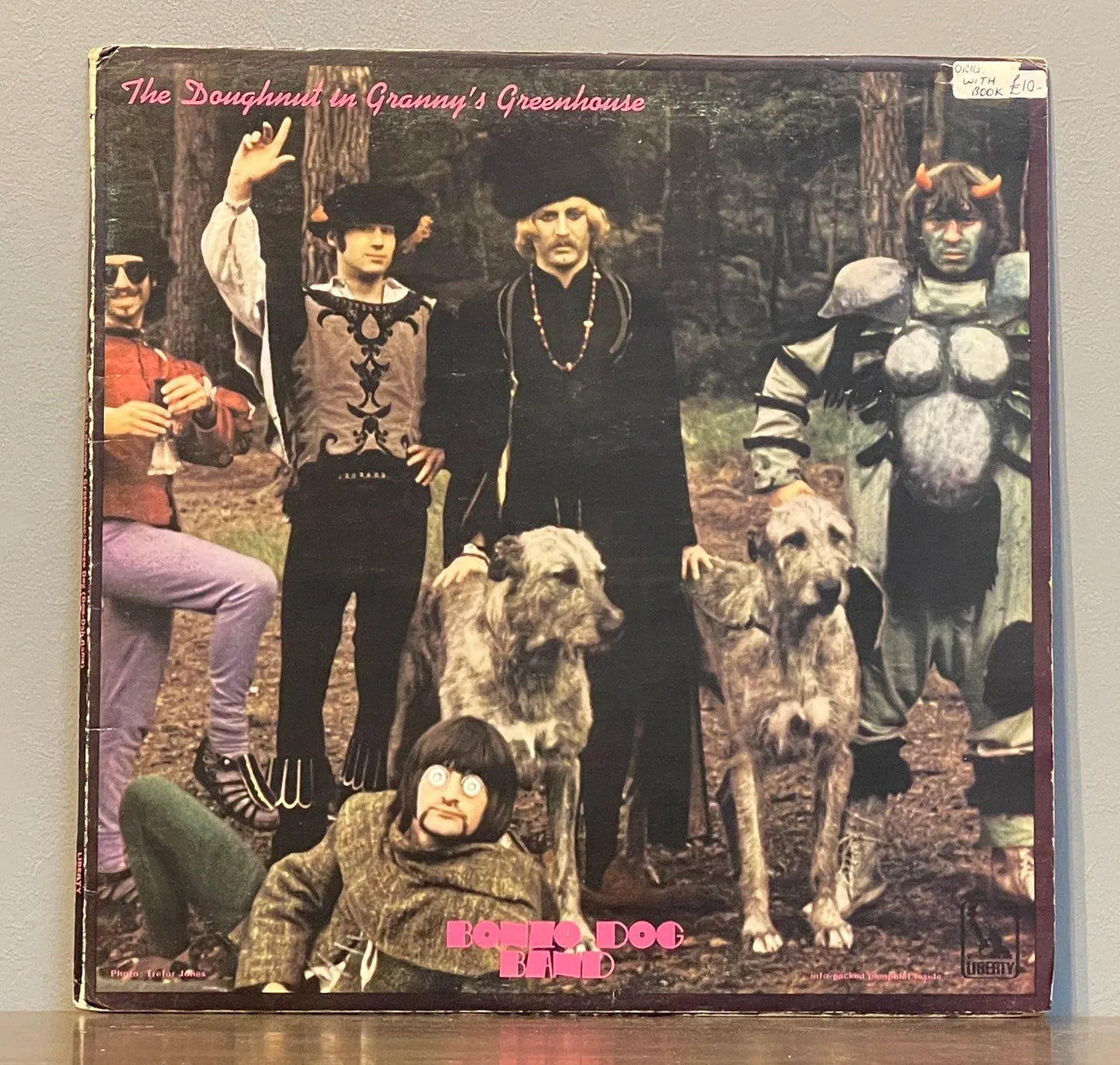 Bonzo Dog Band – The Doughnut In Granny's Greenhouse