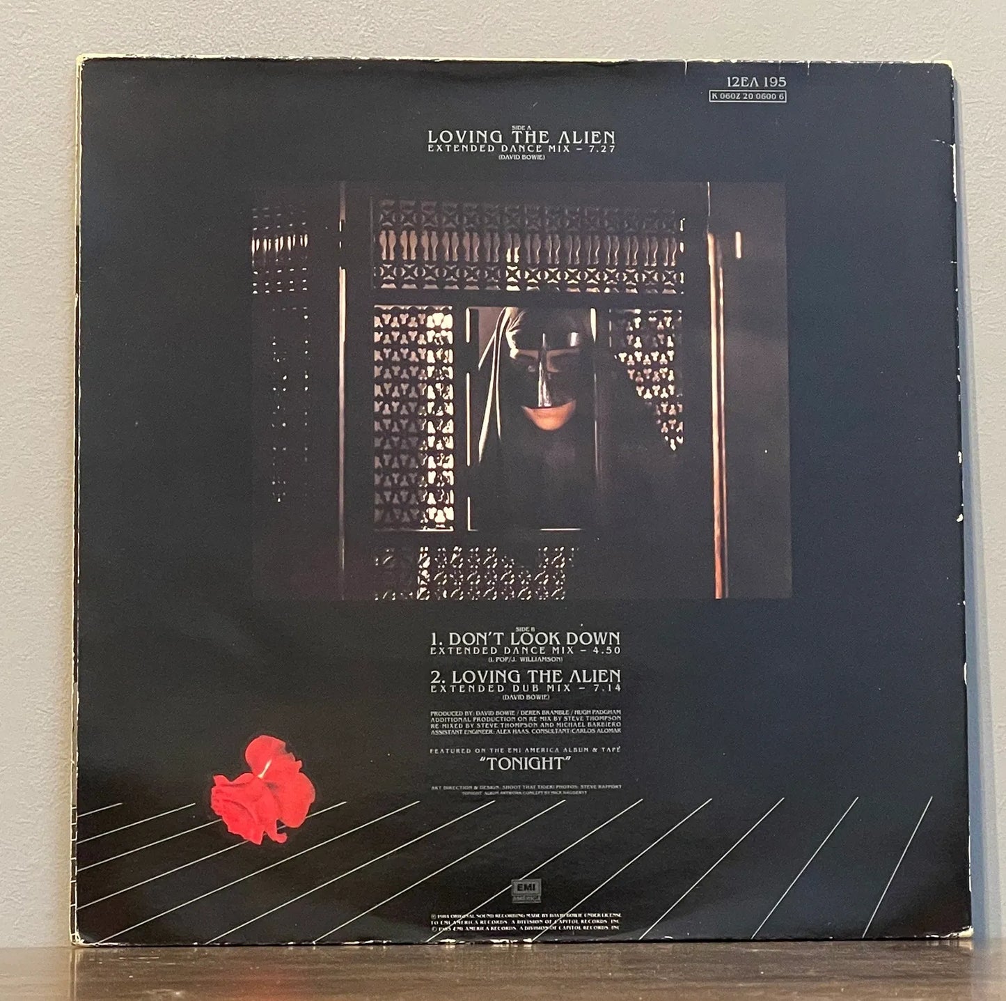 David Bowie – Loving The Alien