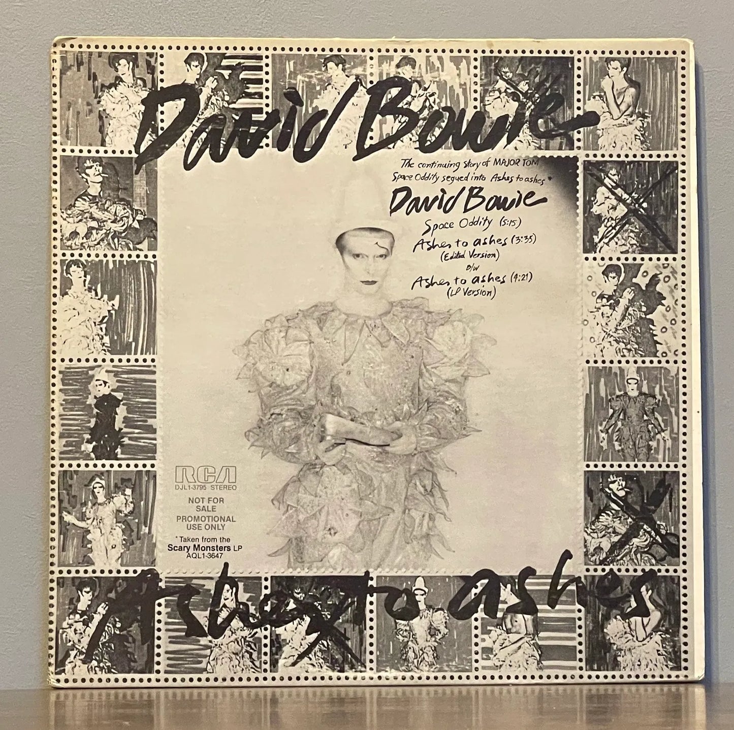 David Bowie – Ashes To Ashes