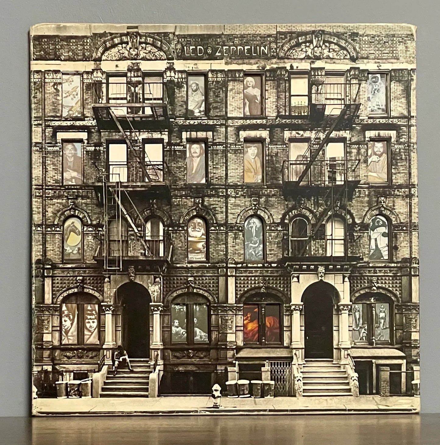Led Zeppelin – Physical Graffiti