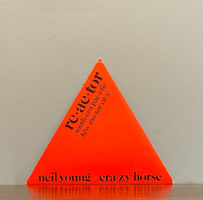 Neil Young & Crazy Horse – Southern Pacific
