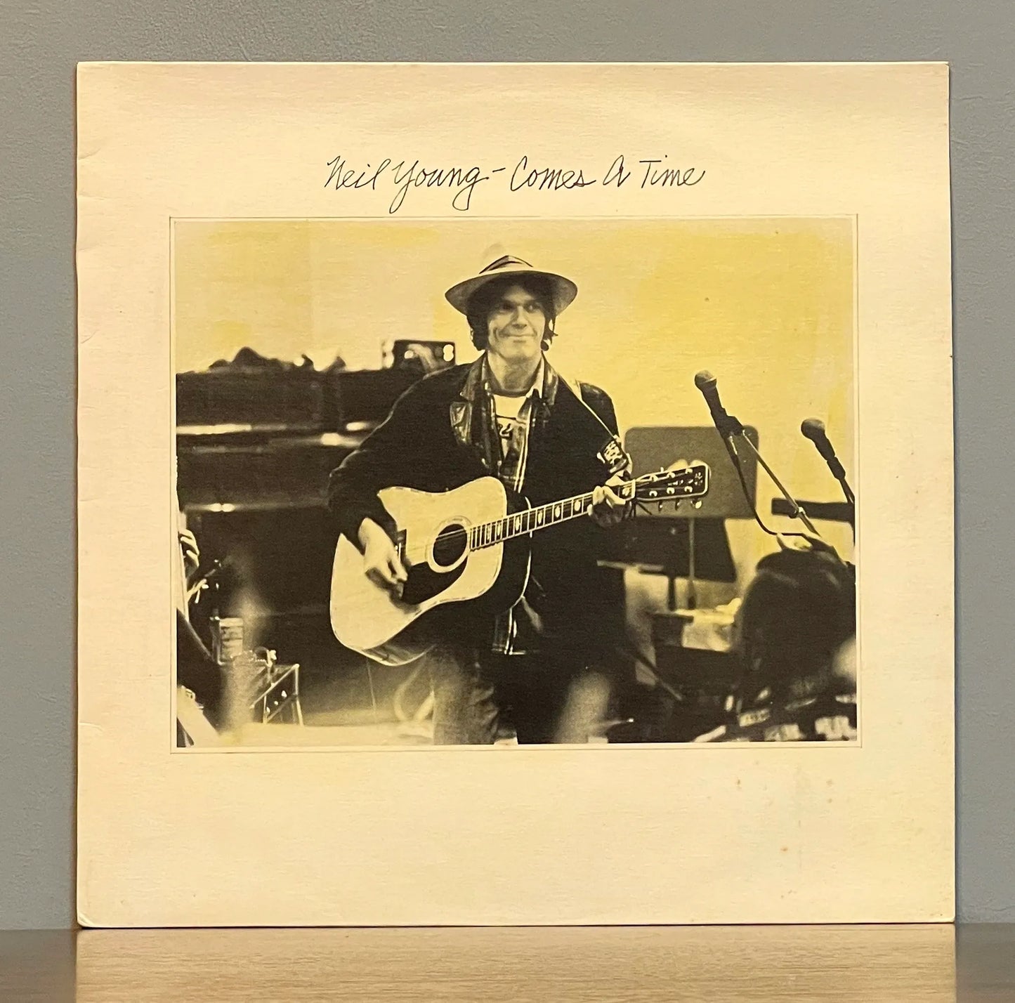 Neil Young – Comes A Time
