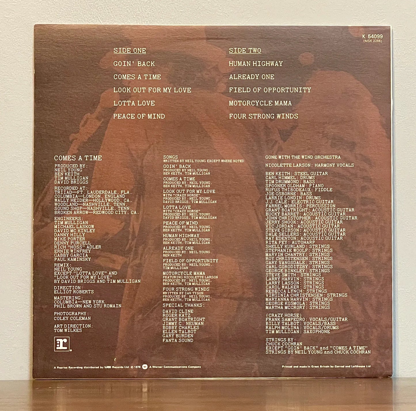 Neil Young – Comes A Time