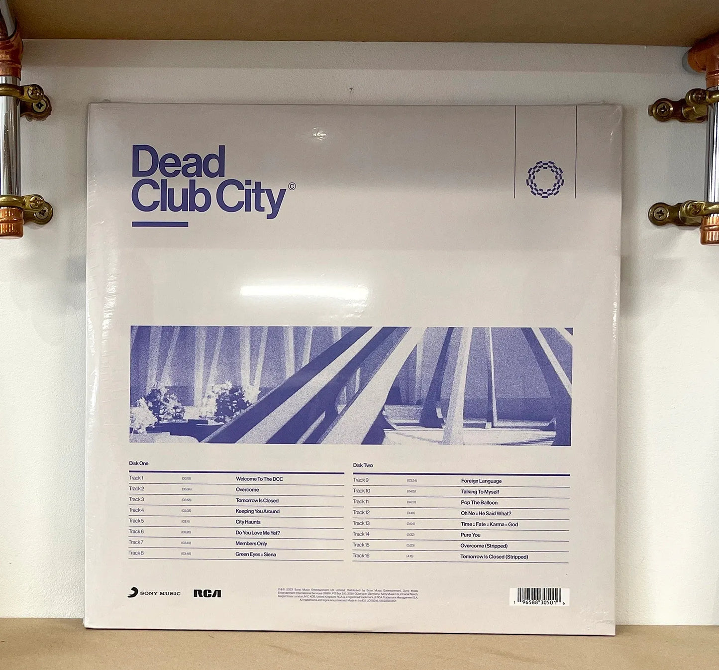 Nothing But Thieves – Dead Club City